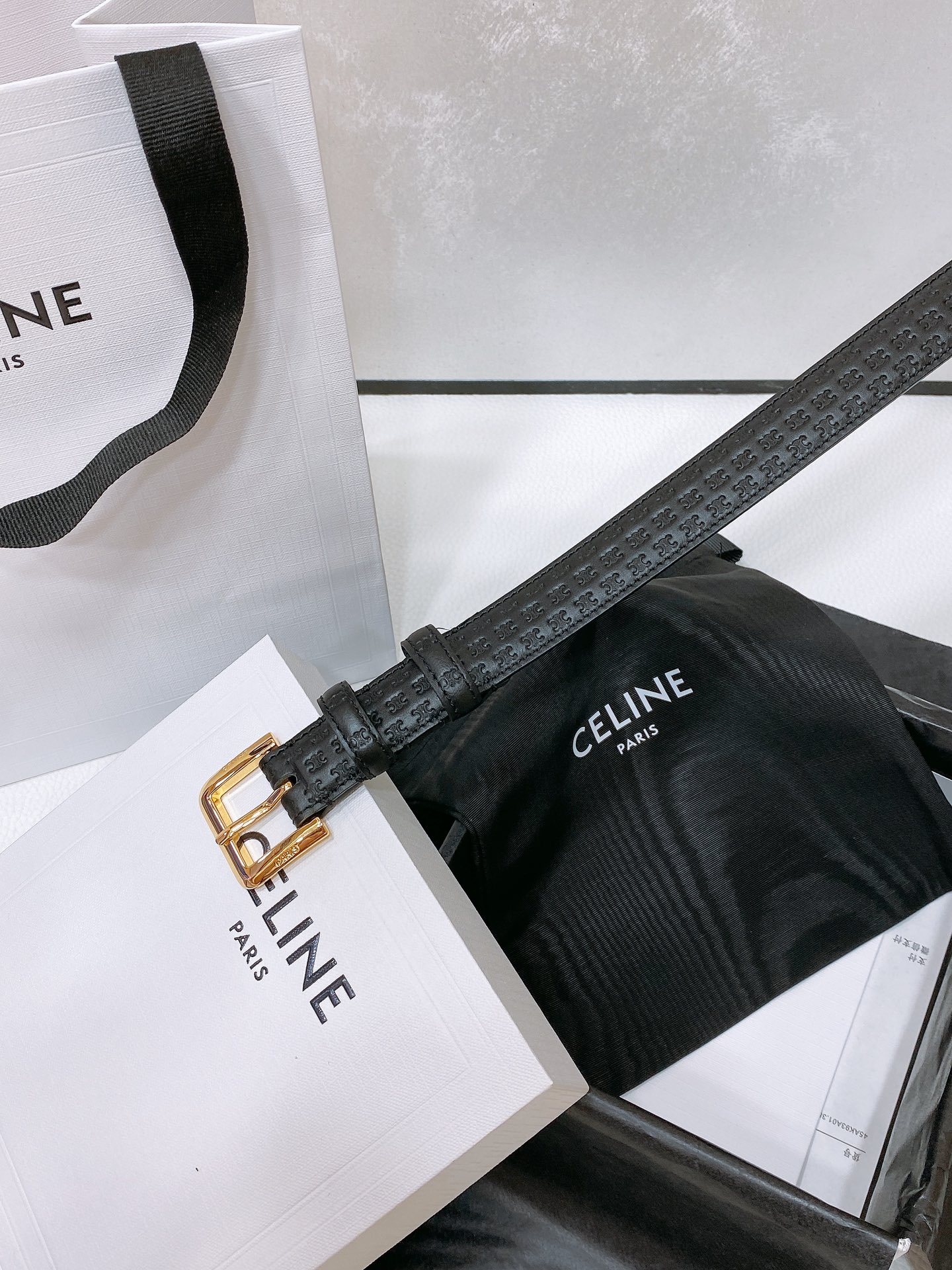 celine24小号TRIOMPHETAURILLON皮革腰带TAURILLON.中腰进口牛皮腰带压小花