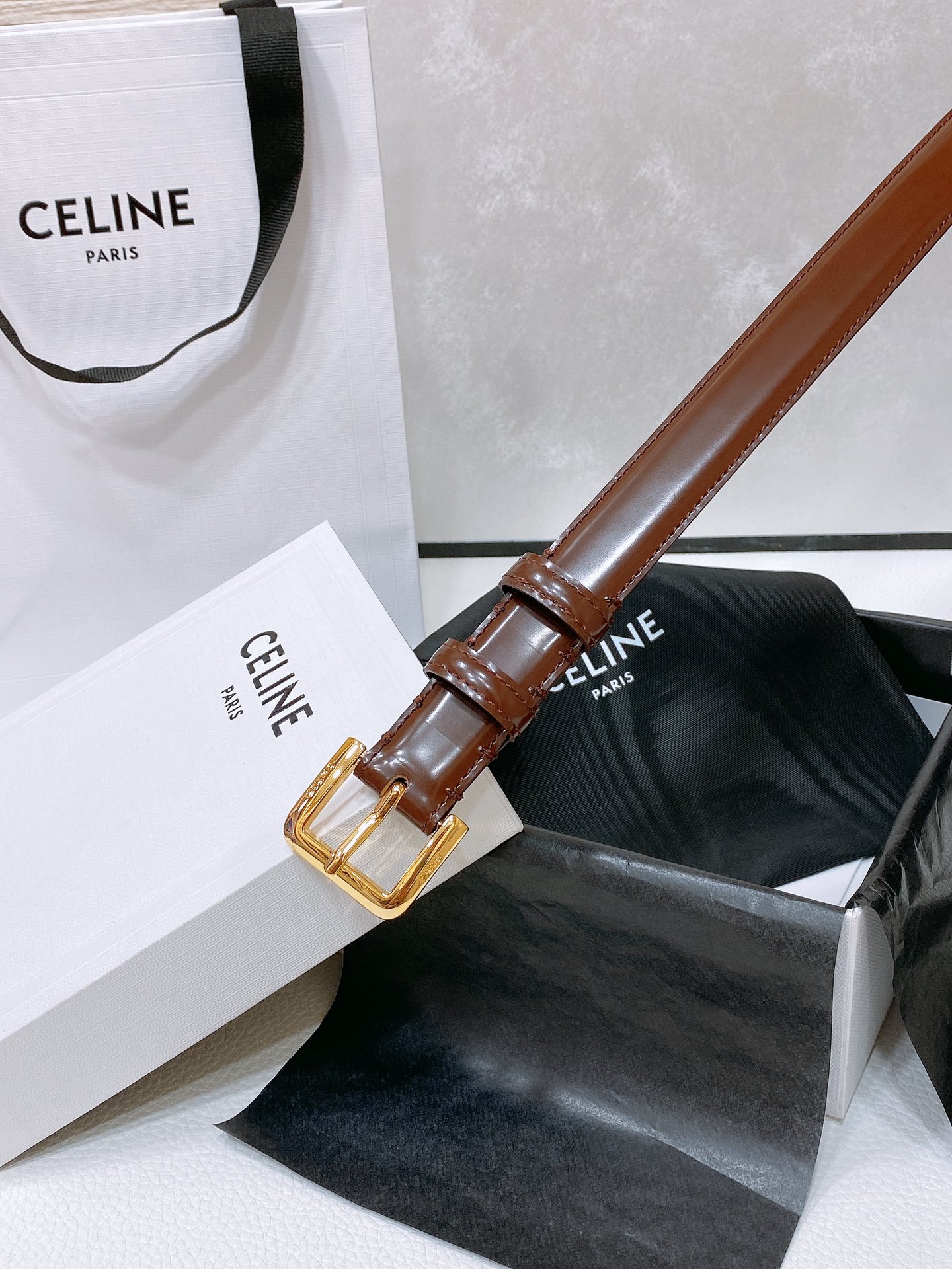 celine24小号TRIOMPHETAURILLON皮革腰带TAURILLON.中腰进口牛皮腰带皮革搭