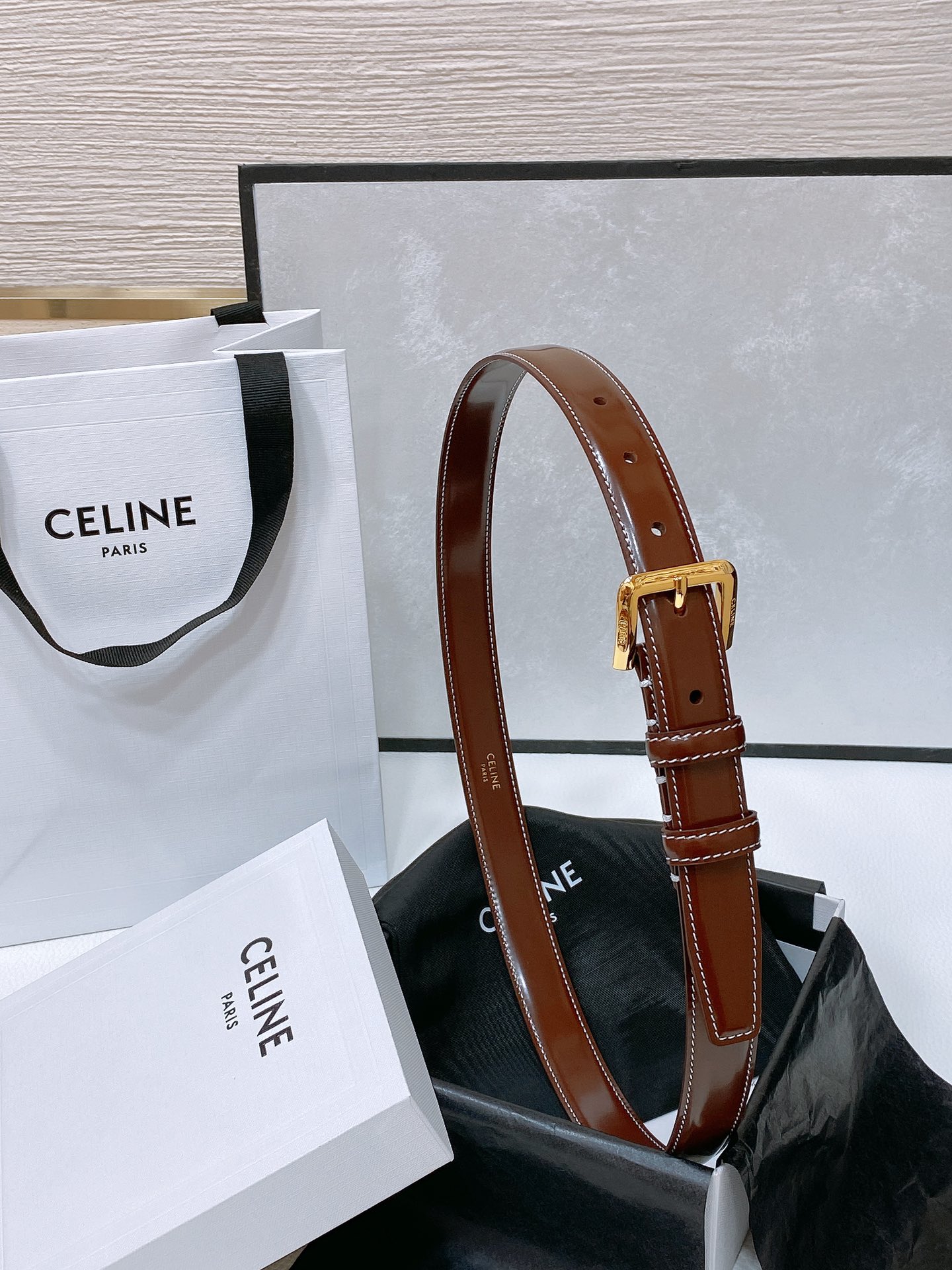 celine24小号TRIOMPHETAURILLON皮革腰带TAURILLON.中腰进口牛皮腰带皮革搭