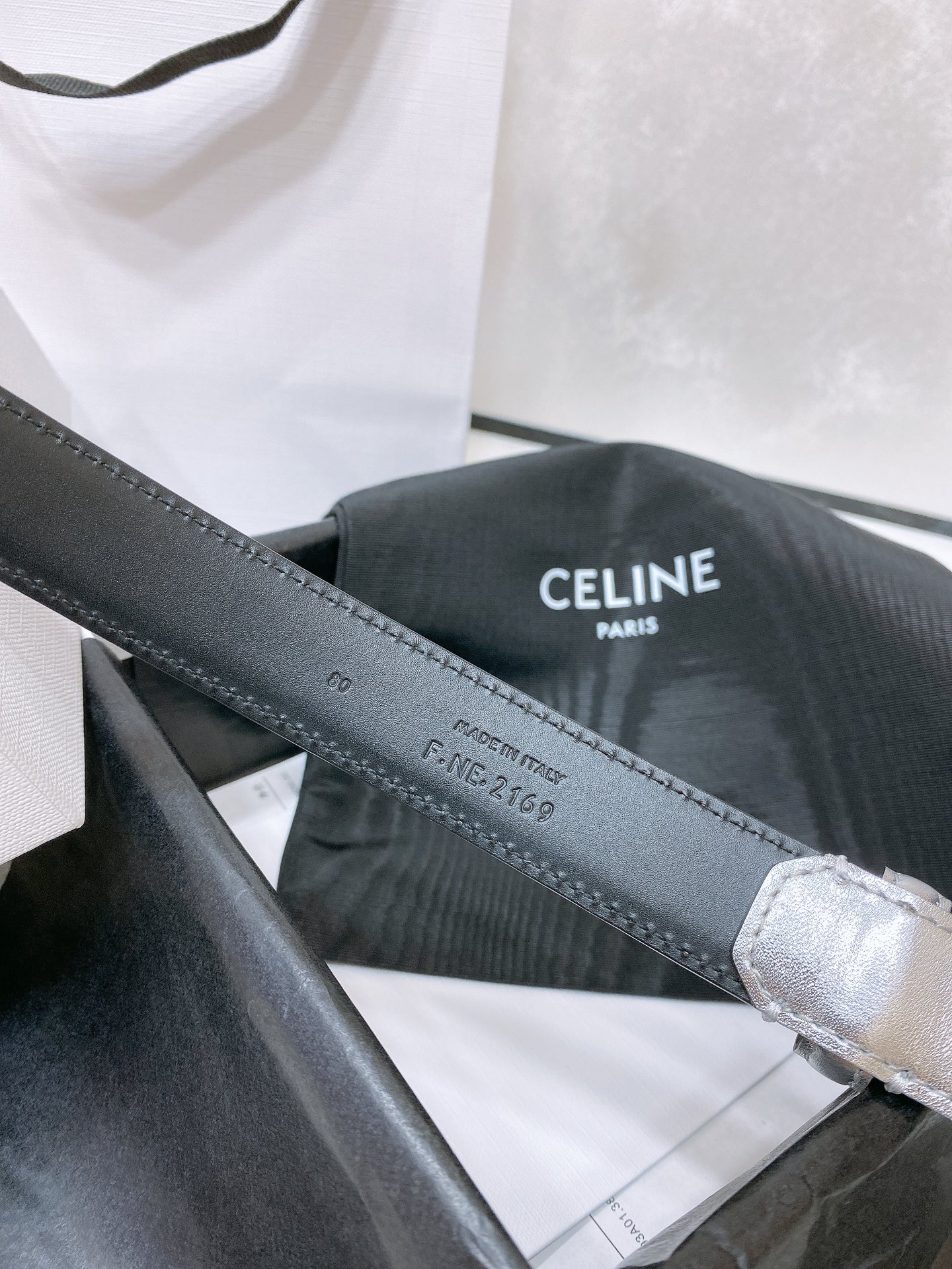 celine24小号TRIOMPHETAURILLON皮革腰带TAURILLON.中腰进口牛皮腰带皮革搭