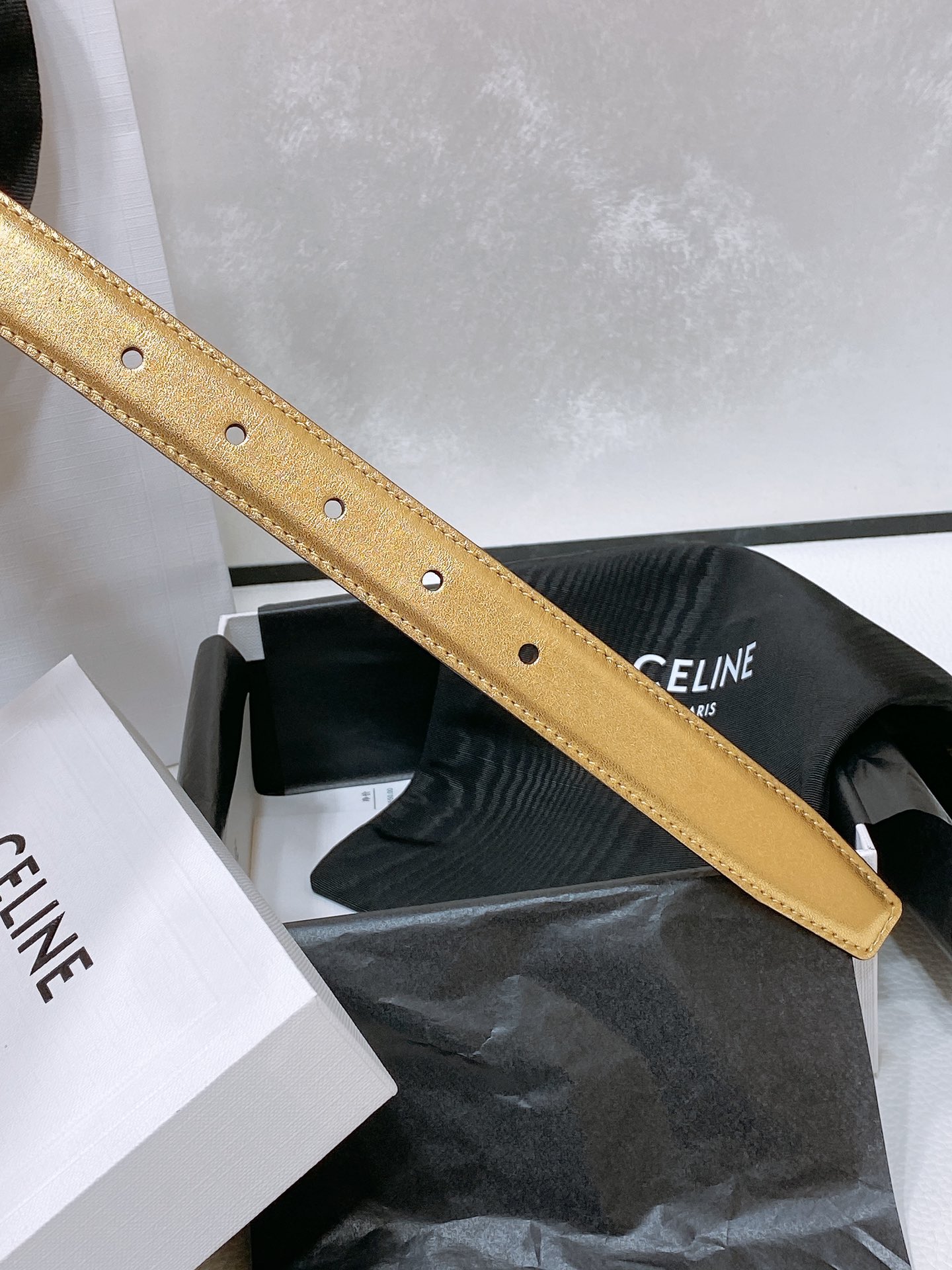 celine24小号TRIOMPHETAURILLON皮革腰带TAURILLON.中腰进口牛皮腰带皮革搭