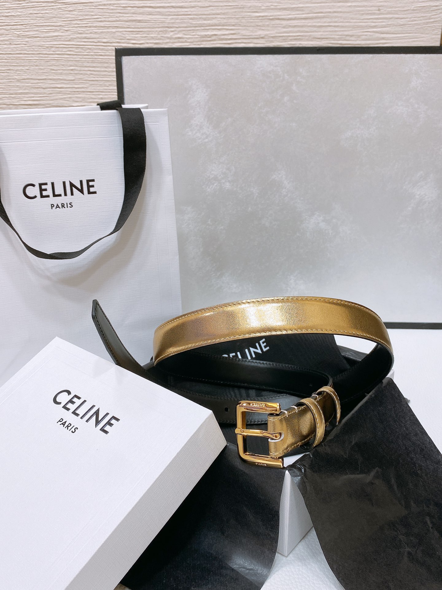 celine24小号TRIOMPHETAURILLON皮革腰带TAURILLON.中腰进口牛皮腰带皮革搭