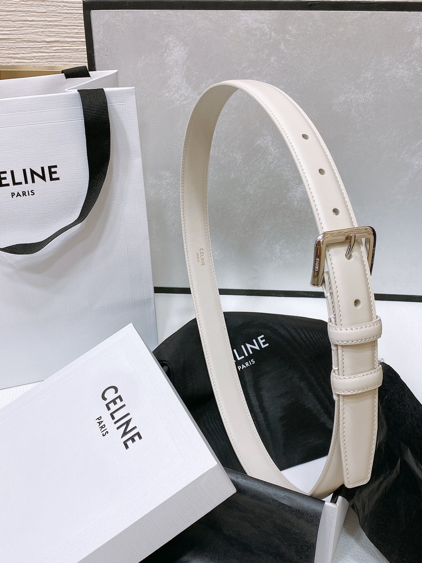 celine24小号TRIOMPHETAURILLON皮革腰带TAURILLON.中腰进口牛皮腰带皮革搭