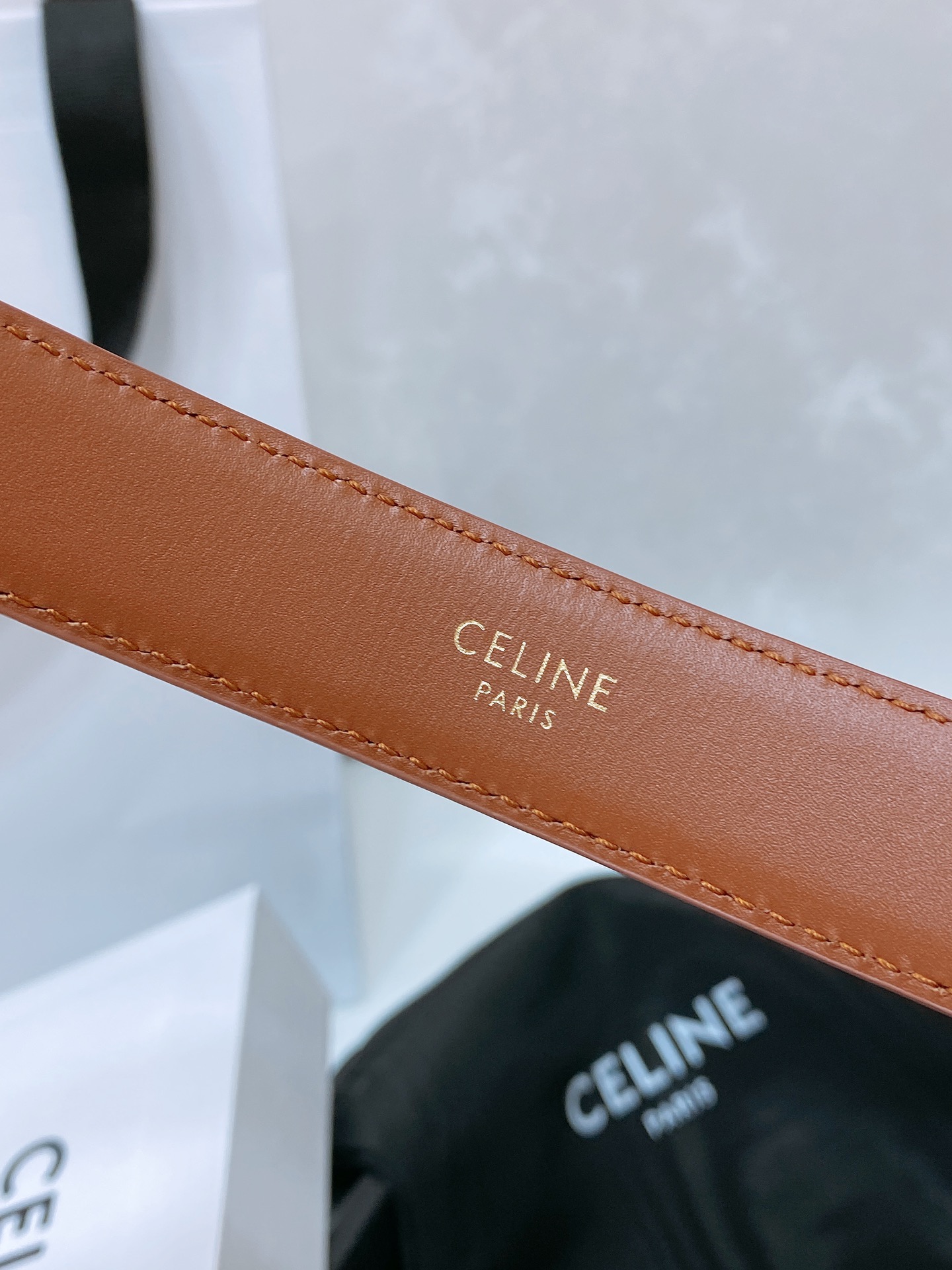 celine24小号TRIOMPHETAURILLON皮革腰带TAURILLON.中腰进口牛皮腰带皮革搭