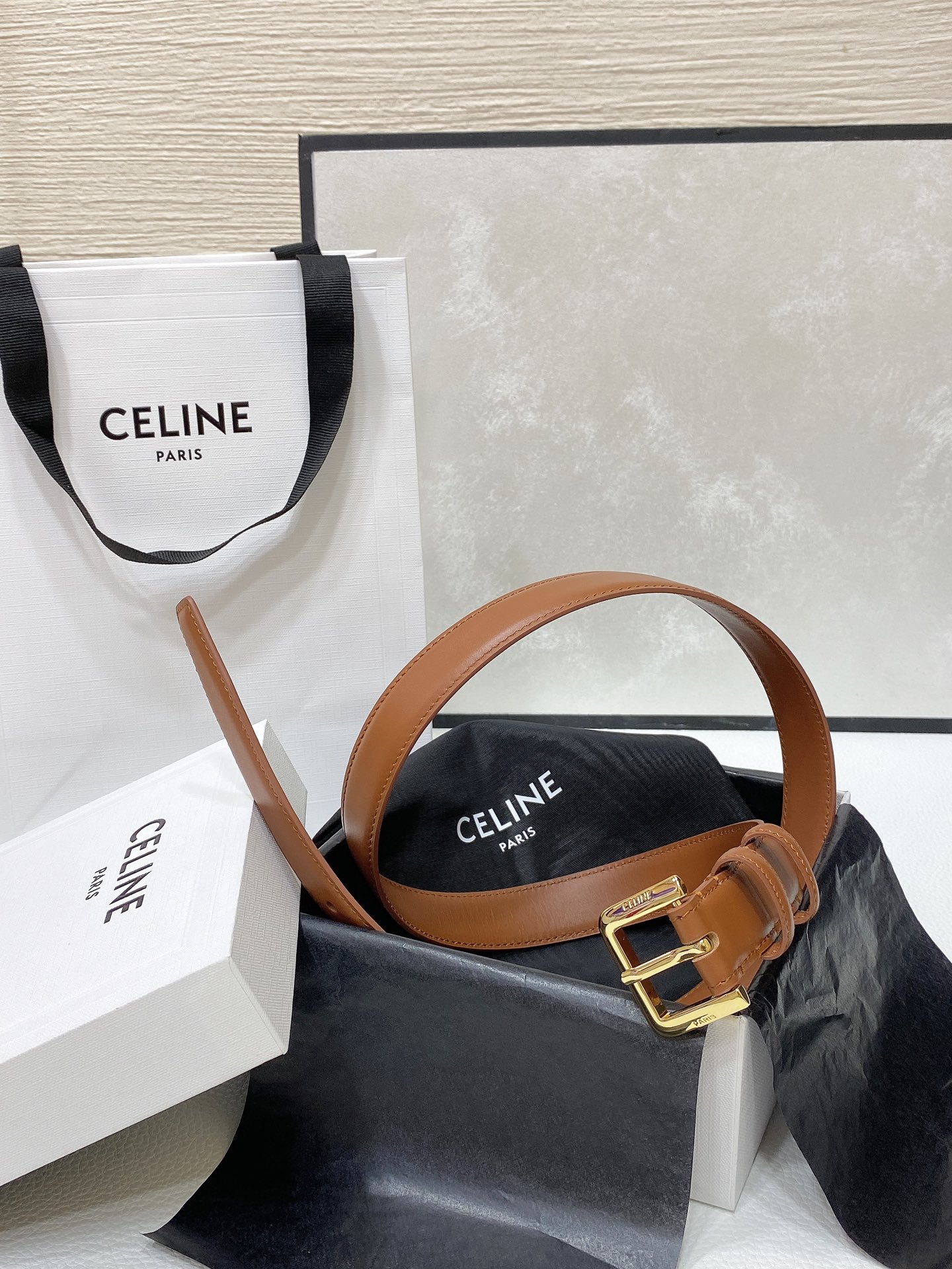 celine24小号TRIOMPHETAURILLON皮革腰带TAURILLON.中腰进口牛皮腰带皮革搭