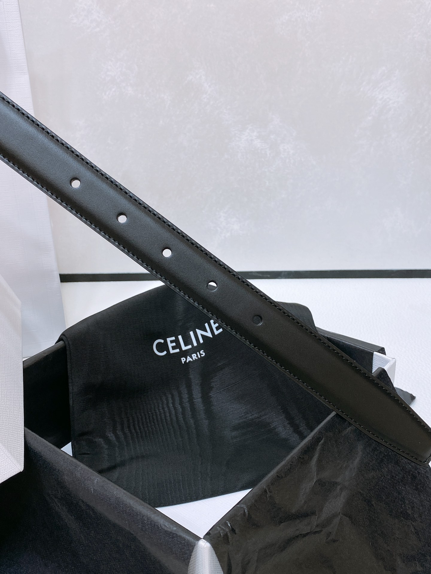 celine24小号TRIOMPHETAURILLON皮革腰带TAURILLON.中腰进口牛皮腰带皮革搭