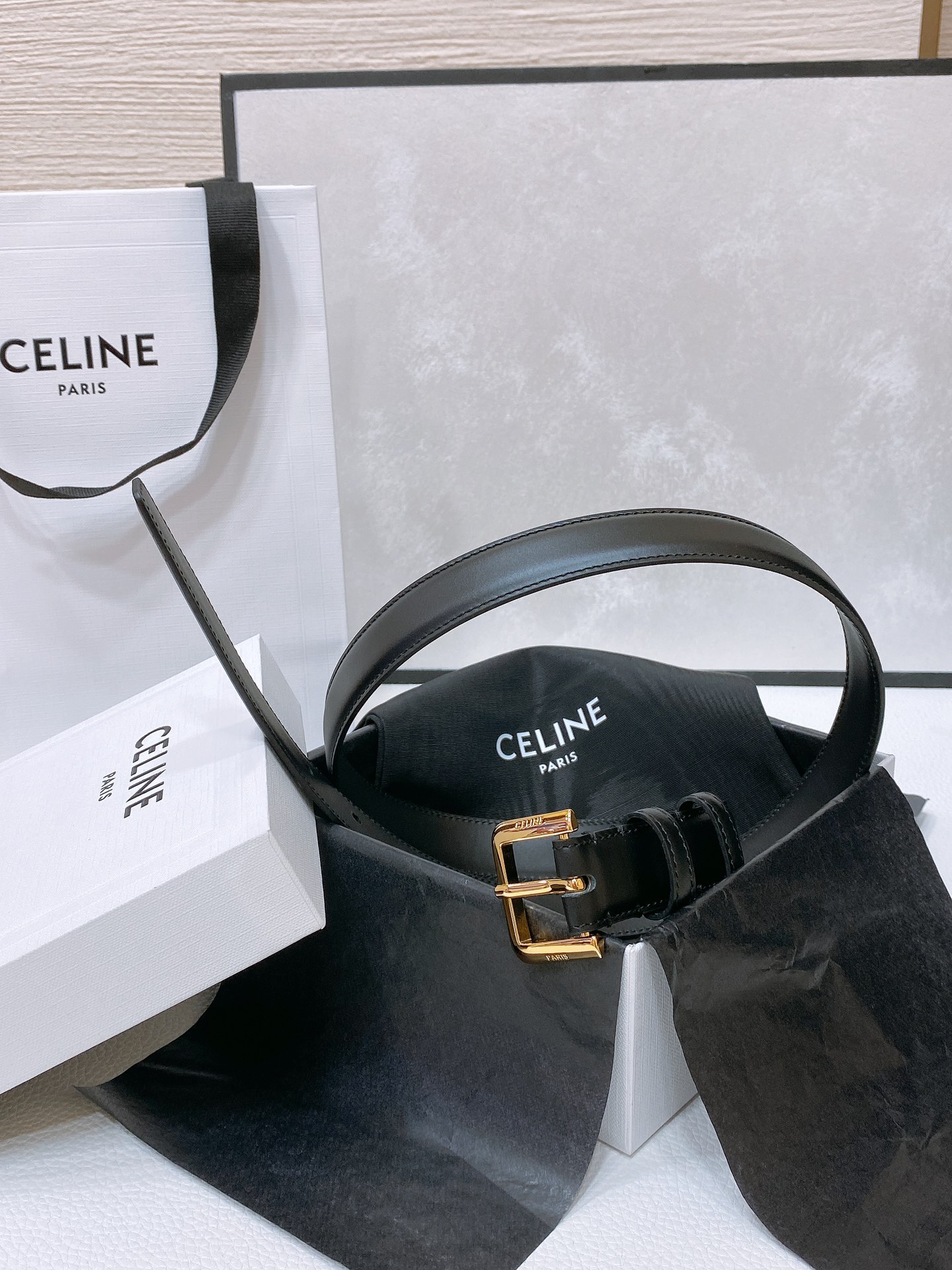 celine24小号TRIOMPHETAURILLON皮革腰带TAURILLON.中腰进口牛皮腰带皮革搭