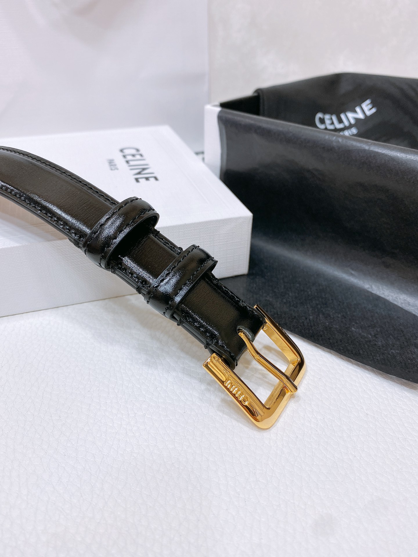 celine24小号TRIOMPHETAURILLON皮革腰带TAURILLON.中腰进口牛皮腰带皮革搭