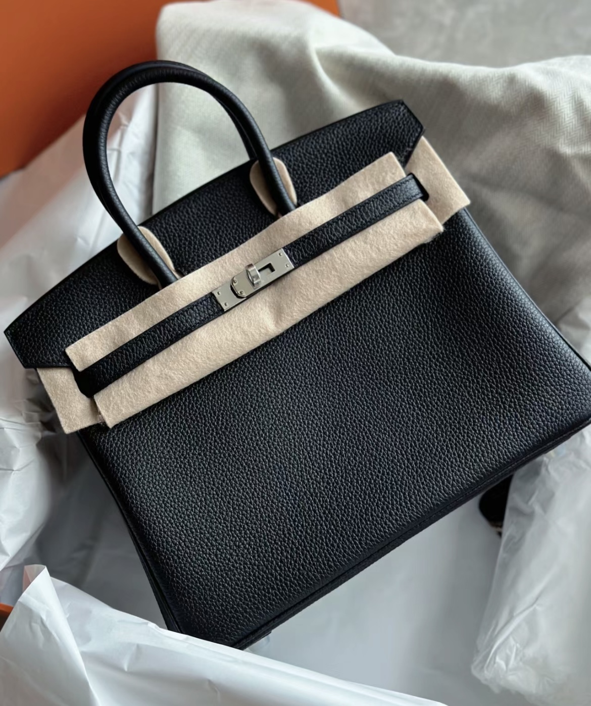 Hermès Birkin 25 Black Togo Leather with Silver Hardware - Iconic Design 3 i1721207193 6550 0