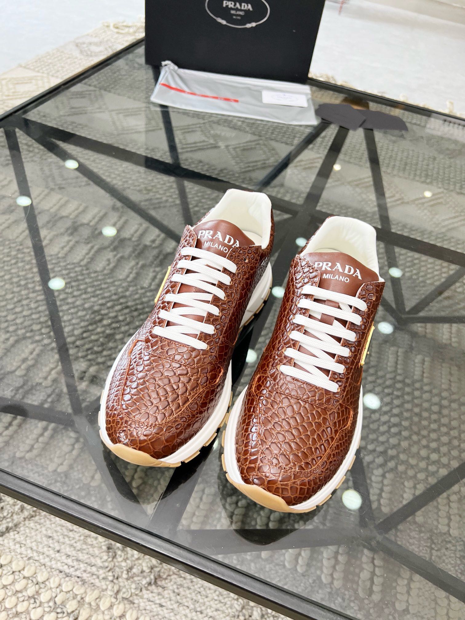 NO:217576,Brand P R A D A Color Original Color Pair Number 39-44 Customized 38.45 Price Material Prada New Product Original Single-Custom Low-top Casual Sports Shoes!  The upper is made of original soft cowhide with Prada logo cowhide inner lining. The original molded outsole of cowhide is made of high quality, worth owning. Prada, prada, sneakers, cowhide19860909品牌P R A D A 颜色原版配色 码数39-44定做38.45 价格 材质普拉达新品原单货低帮休闲运动鞋！鞋面采用原版柔软牛皮搭配普拉达标识牛皮内里 牛皮垫脚原版开模大底、高品质值得拥有,普拉达,prada,sneakers,cowhide,Men's shoes