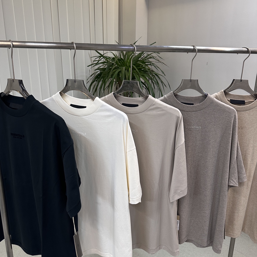 #094 云系列美丽绒印花短袖T
官方配色：   云舞白 Cloud Dancer 烟云灰 Silver Cloud 慕云金 Gold Heather 花麦灰 Core Heather 玄英黑 Jet Black   SIZE码数： (官方尺码)XS.S.M.L.XL