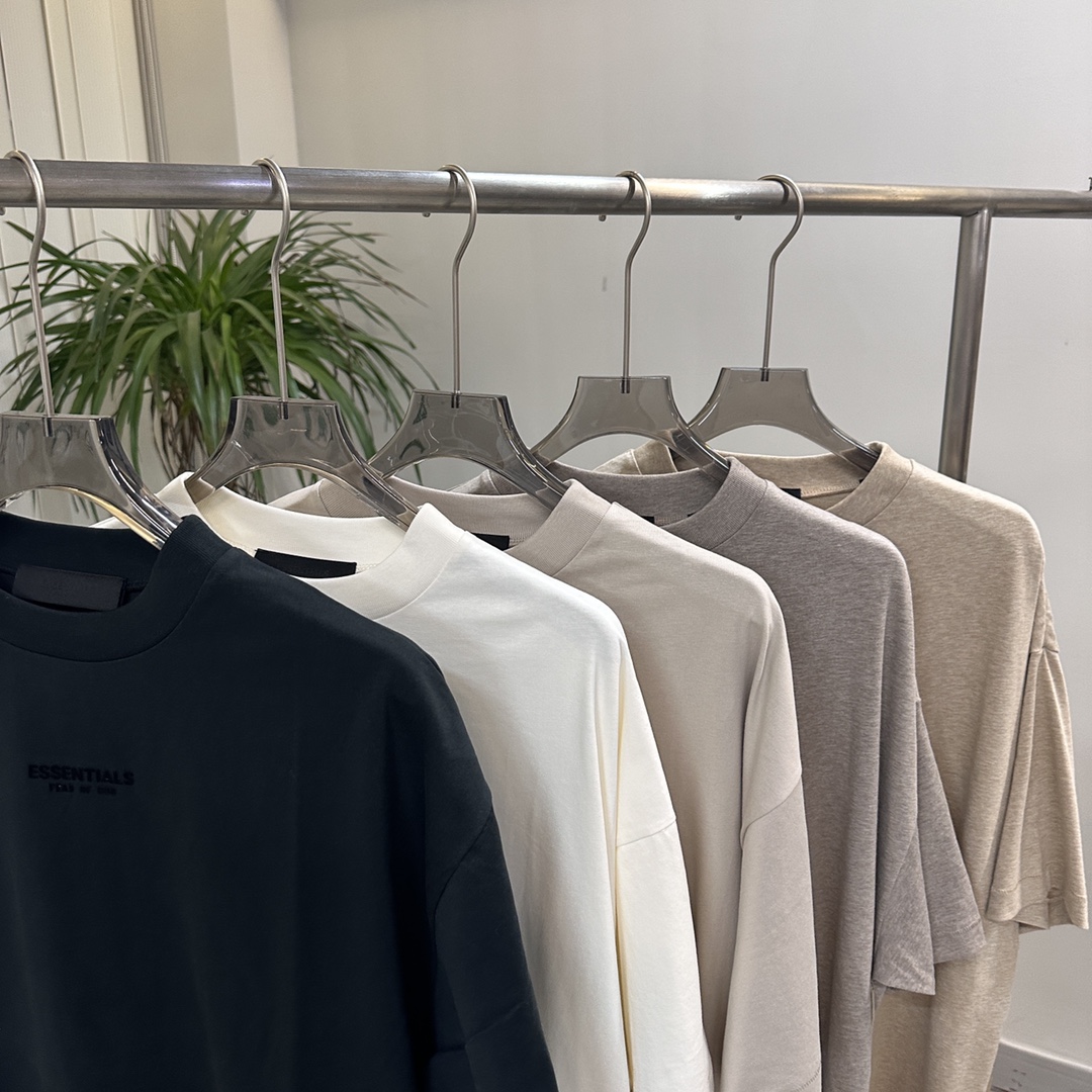 #094 云系列美丽绒印花短袖T
官方配色：   云舞白 Cloud Dancer 烟云灰 Silver Cloud 慕云金 Gold Heather 花麦灰 Core Heather 玄英黑 Jet Black   SIZE码数： (官方尺码)XS.S.M.L.XL