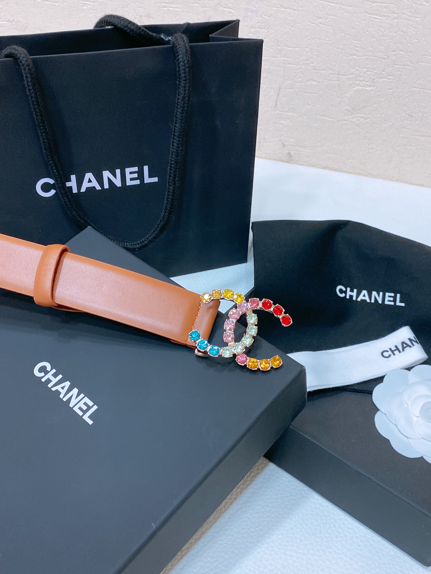 Chanel24c水钻粉红兰青黄彩色金属logo搭扣黄铜金属进口胎牛皮平纹带身手感柔软细腻3.0cm