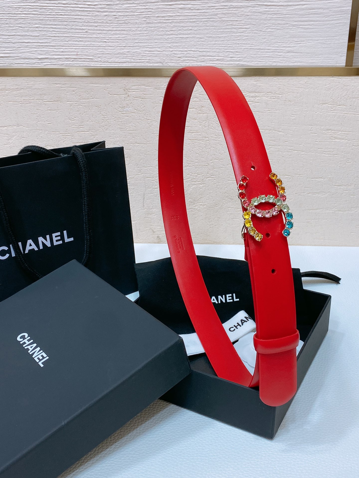 Chanel24c水钻粉红兰青黄彩色金属logo搭扣黄铜金属进口胎牛皮平纹带身手感柔软细腻3.0cm