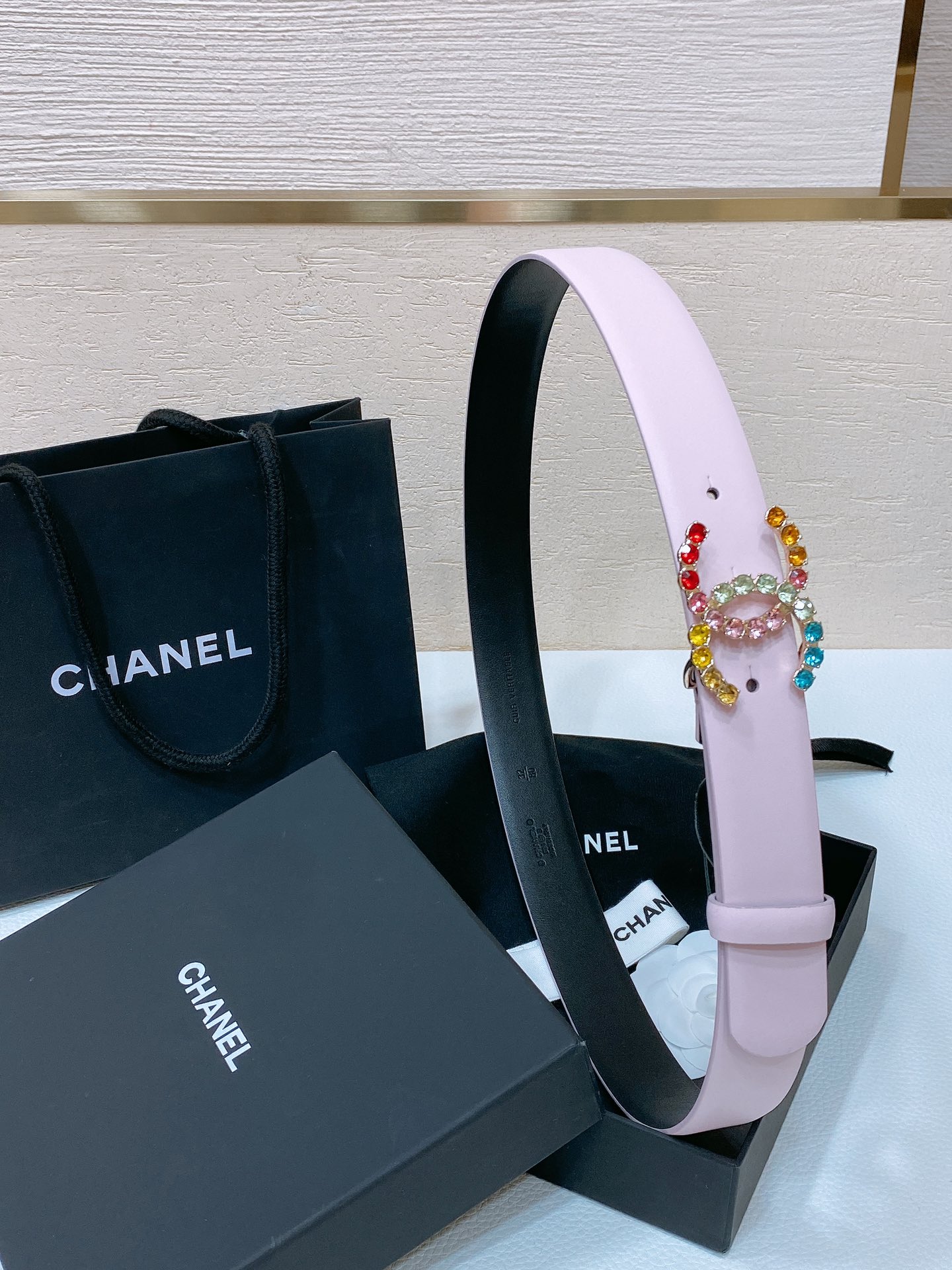 Chanel24c水钻粉红兰青黄彩色金属logo搭扣黄铜金属进口胎牛皮平纹带身手感柔软细腻3.0cm