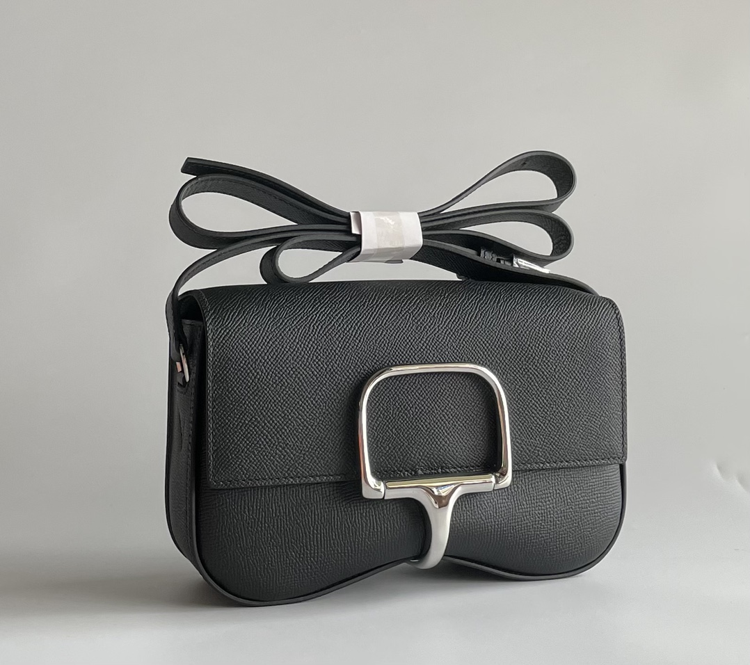 Hermès Butt bag Della Cavalleria 22cm epsom black silver buckle