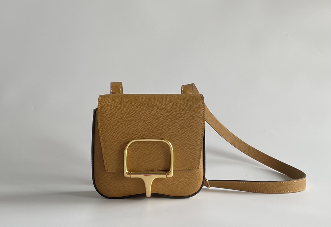 Hermès Butt bag Della Cavalleria mini 18cm epsom sesame color gold and silver buckle in stock
