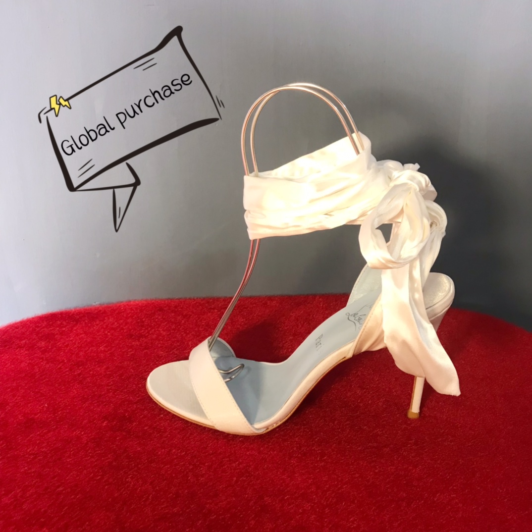 NO:100183,High-end custom spring and summer sandals series!  10Cm, size 34-42. Leather sole. Customized model is not returned or exchanged. 9050-imported white silk. Light blue sheepskin, official website synchronized. Standard European code Reference:9050- Color:white/blue Material:real silk Lining:goat leather Heel height:10Cm Sole:leather sole Size:EUR 34-42 (US 4-11):,,christian louboutin,sandals,sheepskin,real silk,Leather soles19860909高端订制 春夏凉鞋款系列！ 10Cm,尺码34-42码.真皮大底.订制款不退不换,9050－进口白色真丝.浅蓝色羊皮里,官网同步 标准欧码 Reference:9050- Color:white/blue Material:real silk Lining:goat leather Heel heigh:10Cm Sole:leather sole Size:EUR 34－42（US 4一11) :,,christian louboutin,sandals,sheepskin,real silk,Leather soles,Women's Shoes