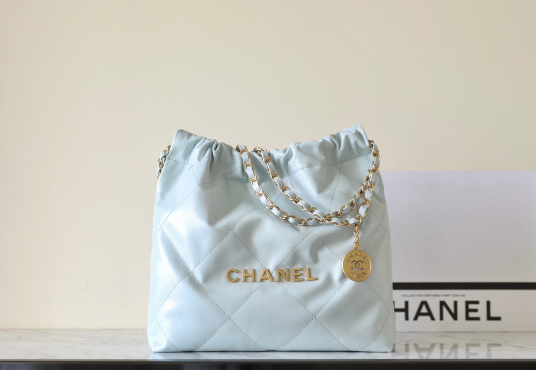 Chanel Handbags Crossbody & Shoulder Bags Tote Bags Blue Vintage Gold