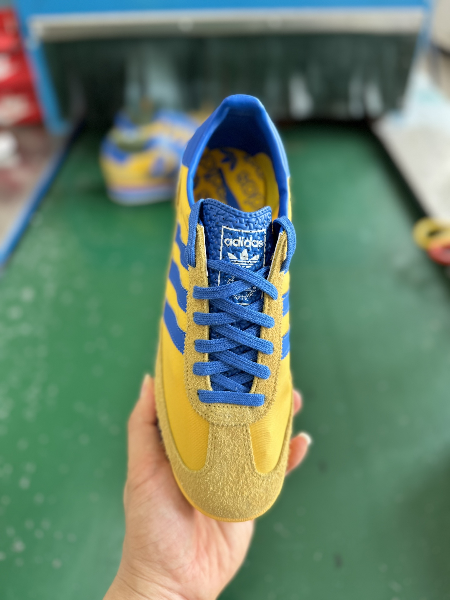 Adidas Originals SL 72 RS: Retro Running Shoes in Nylon and Suede 2 i1721545286 6878 1