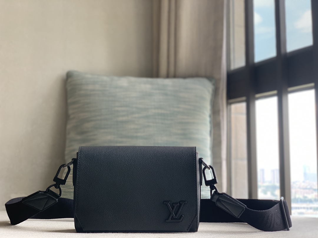 루이비통(CD) M24769 가방 Louis Vuitton Bag