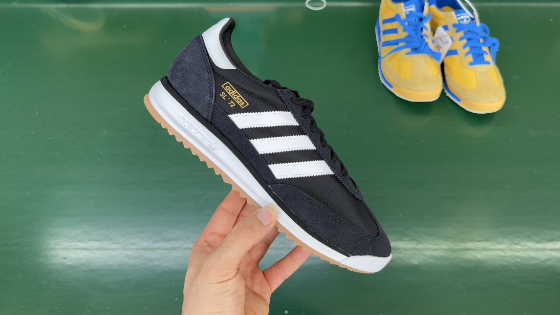 Adidas Originals SL 72 RS: Classic Retro Running Shoes - Black/White