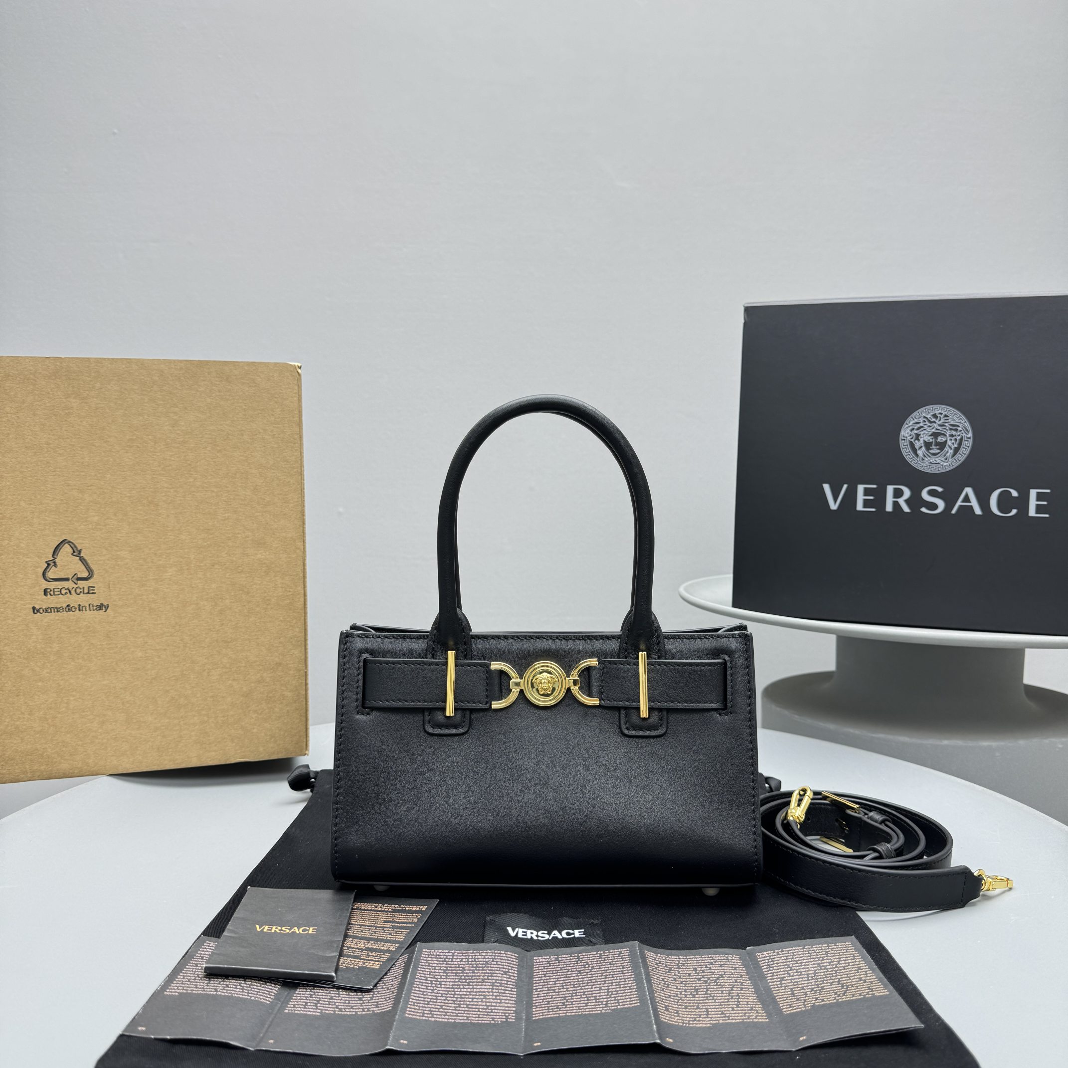 Versace Taschen Tragetaschen Schwarz Kalbsleder Rindsleder Medusa