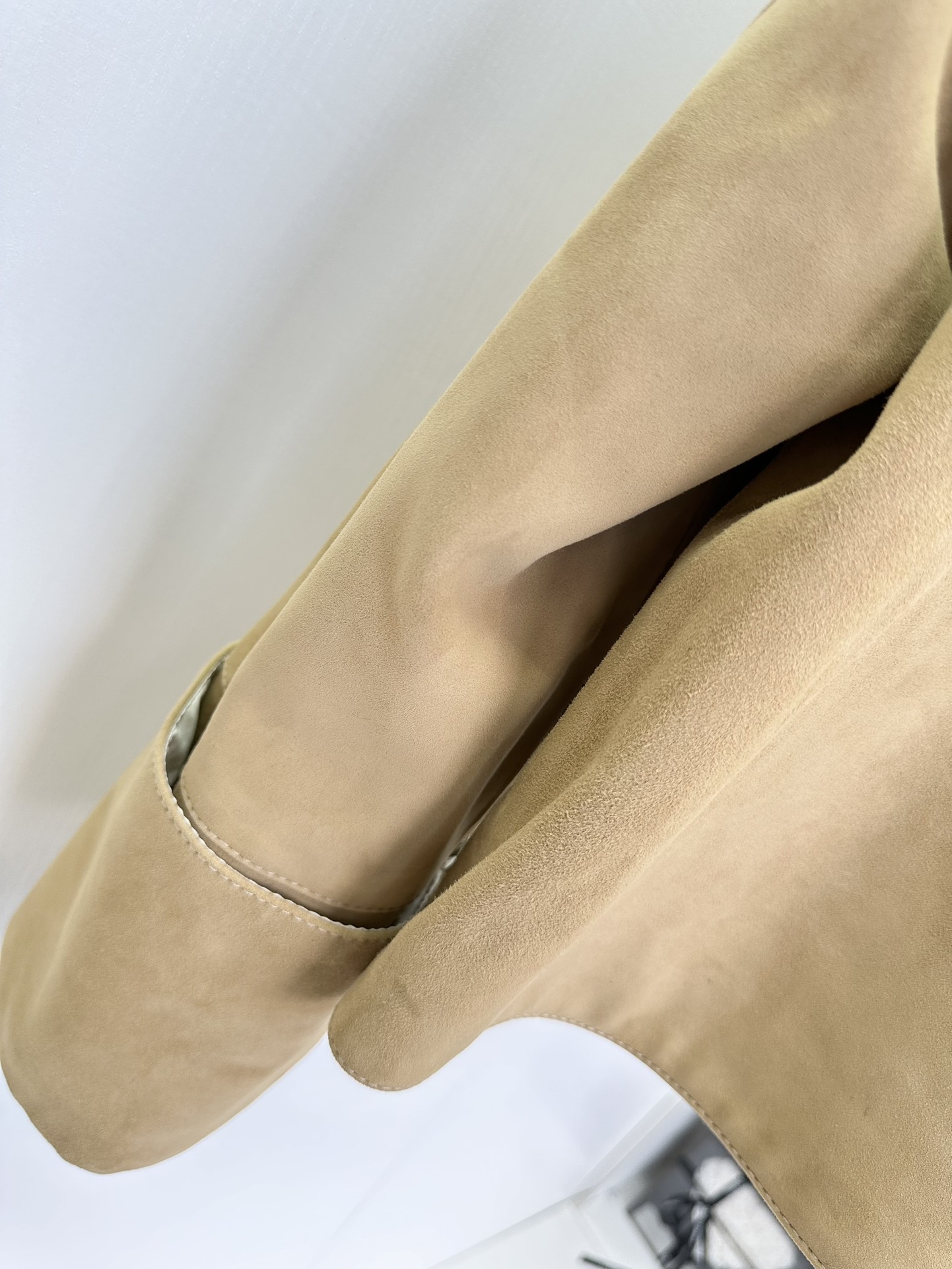 Loewe Suede Shearling Sheepskin Jacket - Elegant Women's Outerwear 9 i1721631038 7309 7