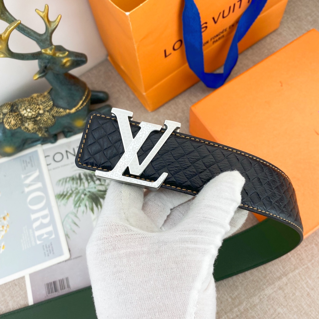 LV💕 特种皮腰带系列 ，原厂五金精品不锈钢扣，手感柔软舒适 宽3.8CM。