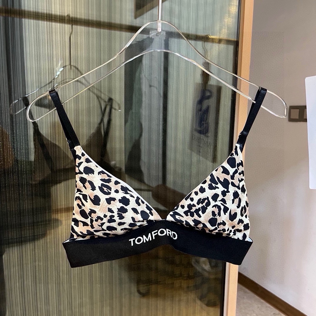 NO:290893,TOMFORD new bikini medieval suit suspender vest   triangle leggings split swimsuit, black, leopard print.S M L XL swimsuit swimsuit bikini, swimsuit, swimming trunks, bikinis19860909TOMFORD新款比基尼中古套装 吊带背心 三角打底裤分体泳衣,黑色,豹纹.S M L XL泳衣泳裤比基尼,泳衣，泳裤，比基尼,tom ford,swimsuits,bikinis,accessory