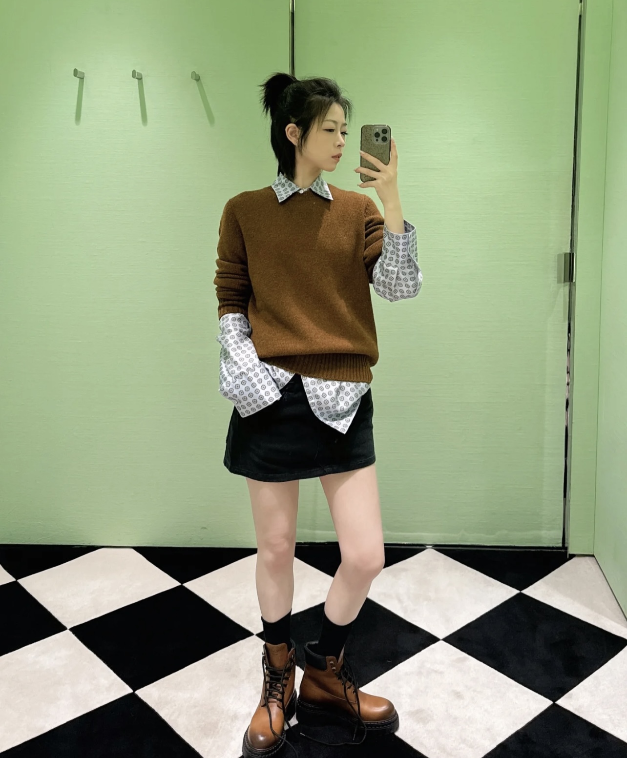 מגפיים נעים מעור חומף בסגנון נועם - נוחות ואופנה 1 מגפיים נעים מעור חומף בסגנון נועם - נוחות ואופנה