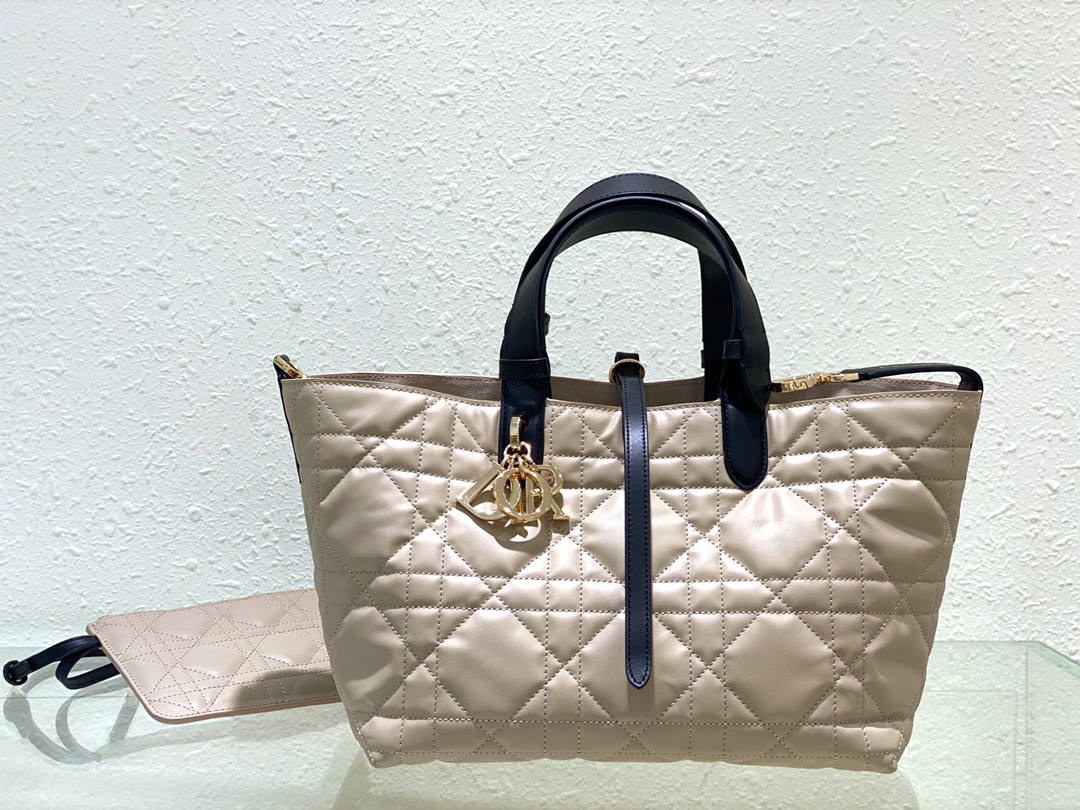 Dior Bolsos de mano Beige Negro Cuero de vaca Casual