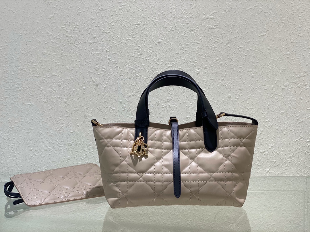 Dior Bolsos de mano Beige Negro Cuero de vaca Casual