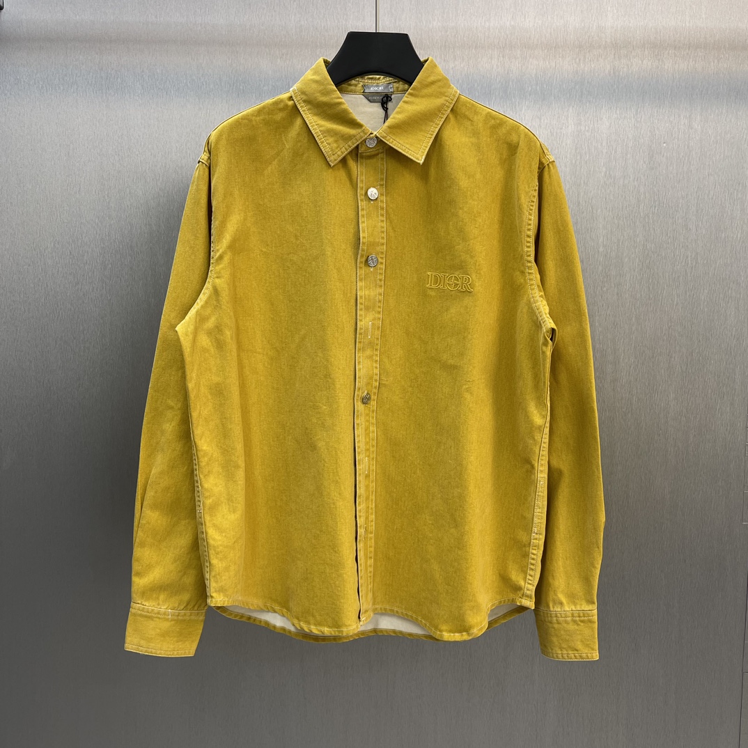🧧Camisa bordada con microetiqueta de CD de marca compartida Stone Island Talla: 39-42 Esta camisa de pueblo con chaque…