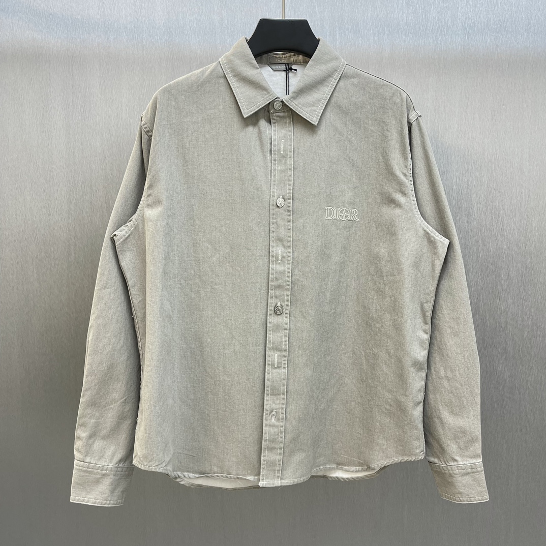 🧧Camisa bordada con microetiqueta de CD de marca compartida Stone Island Talla: 39-42 Esta camisa de pueblo con chaque…
