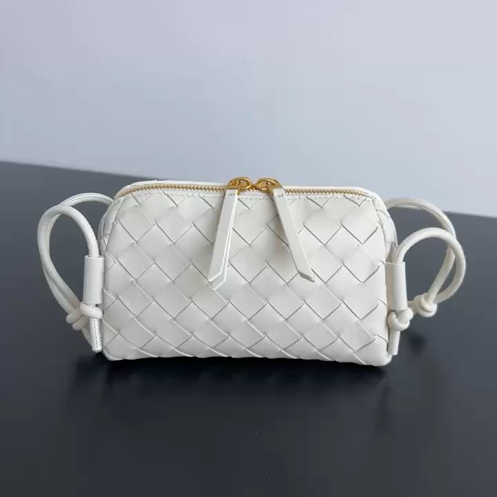 Bottega Veneta Easily control every aspect of life