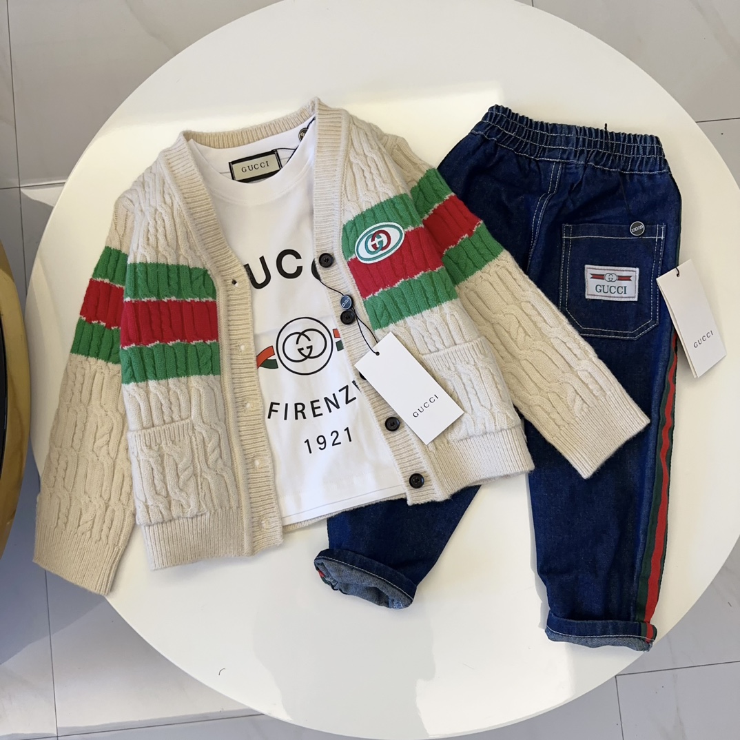 Gucci camiseta de manga larga (tallas 90-150), Gucci cárdigan de punto (tallas 90-150), Gucci jeans (tallas 90-150) (et…