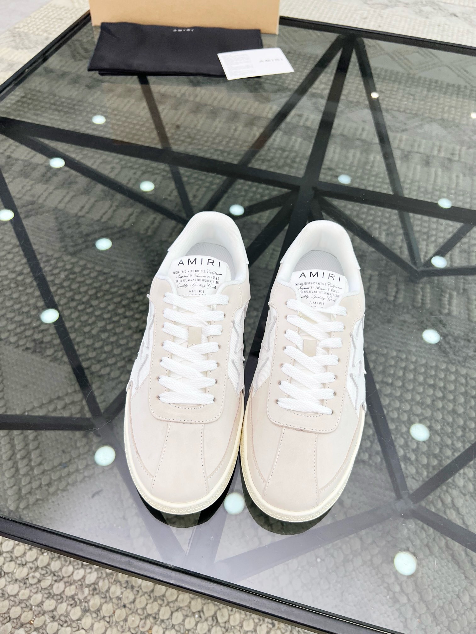 NO:217272,Brand AMIRI color original color matching code 39-44 customized 45 price material emir men new casual shoes!  Bone shoes High-quality Labang craft upper is made of cowhide with original material Comfortable and breathable mesh cloth inner mesh cloth footbed style Simple and atmospheric original outsole, AMIRI bone shoes, amiri, cowhide19860909品牌AMIRI 颜色原版配色 码数39-44定做45 价格 材质埃米尔男士 新款 休闲鞋！骨头鞋 高品质拉邦工艺鞋面采用牛皮搭配原版材质 舒适透气网布内里网布垫脚版型时尚 简单大气原版大底,AMIRI骨头鞋,amiri,cowhide,Men's shoes