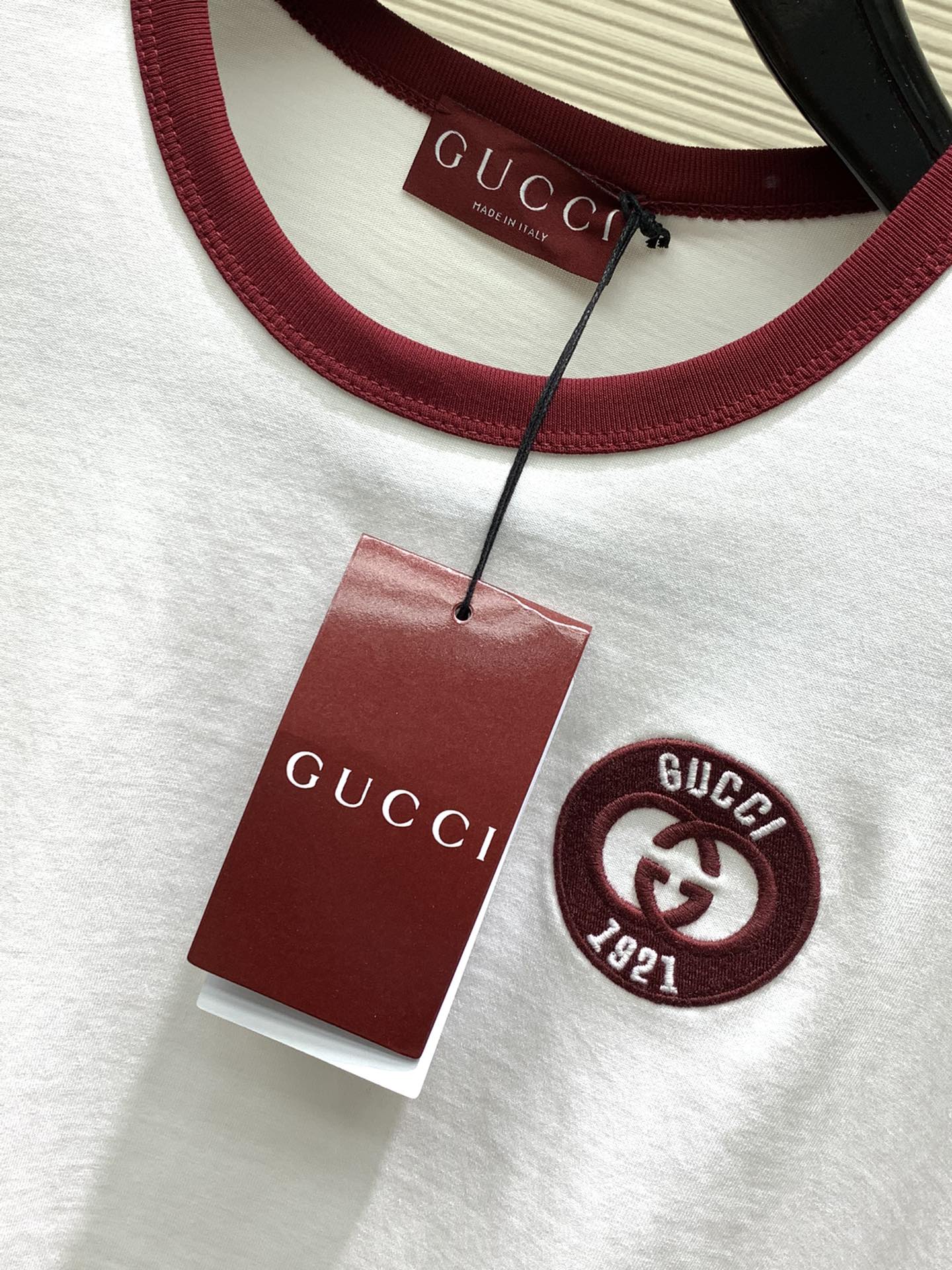 GUCCI古驰2024夏季新品时尚休闲圆领短袖T恤专柜同步有售原单狠货采用进口原版面料顶级刺绣工艺字母图