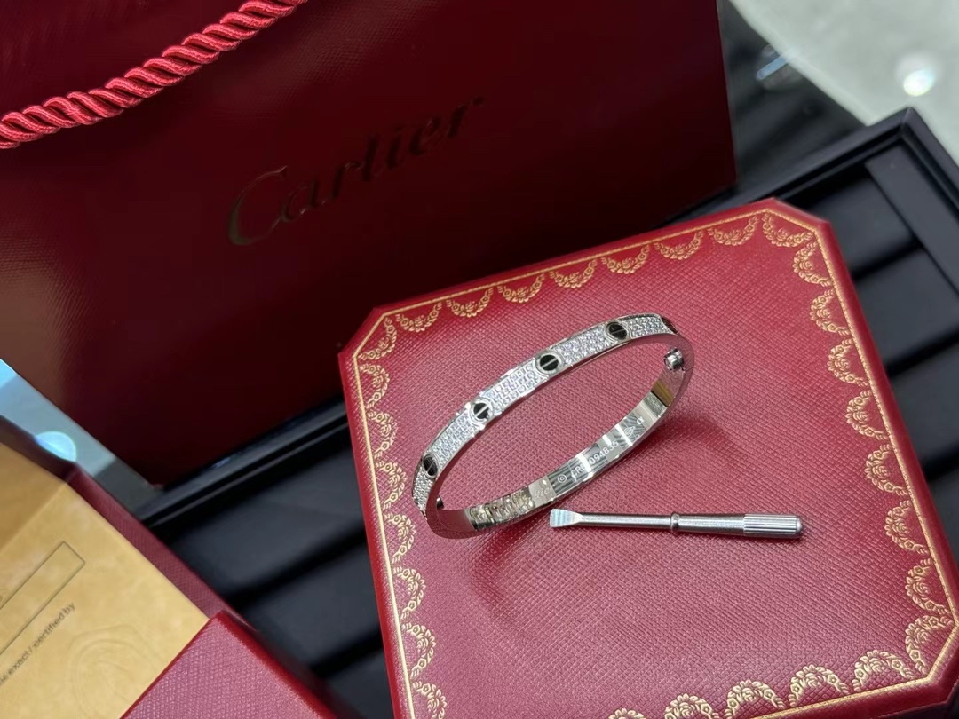 Cartier Juwelen Armbänder Schwarz