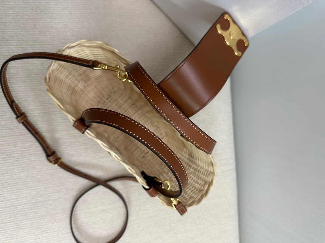 Celine Style Beige Leather Shoulder Bag style reference detail image 7 from source 719994