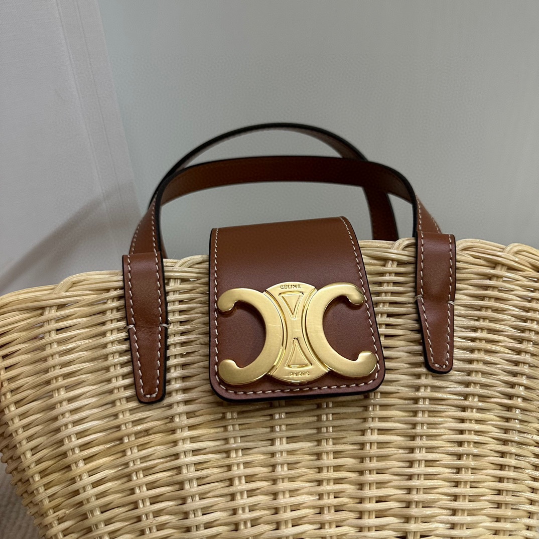 Celine Style Beige Leather Shoulder Bag style reference detail image 5 from source 719994