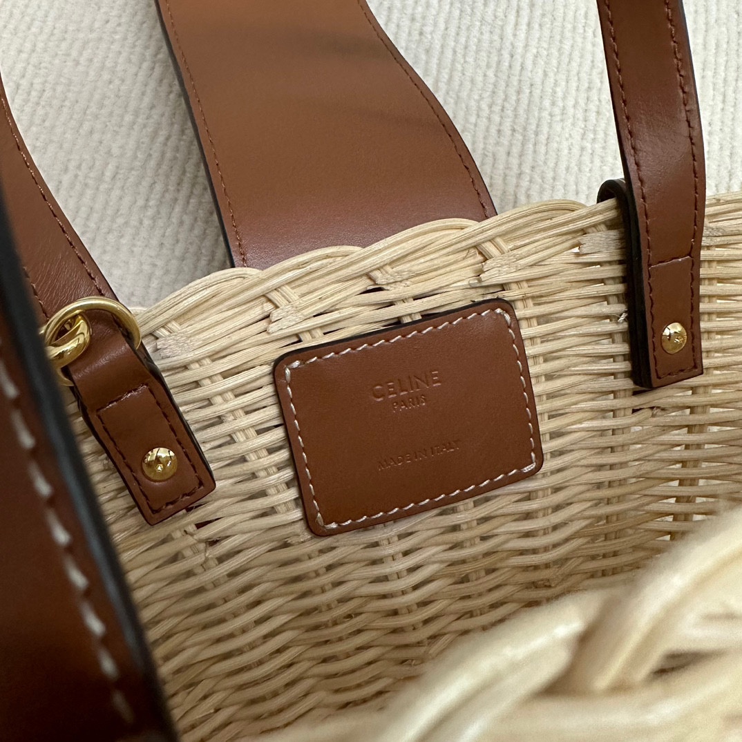 Celine Style Beige Leather Shoulder Bag style reference detail image 8 from source 719994