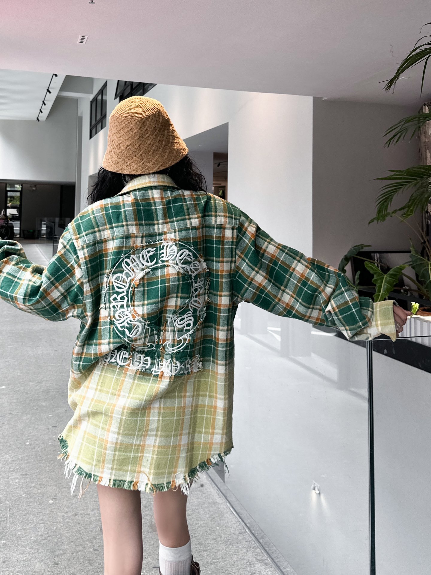 克罗心新款衬衫纯棉针织面料杂色混织工艺细节超棒下摆磨破处理后背重工贴布绣设计感十足宽松版型男女同款尺码S