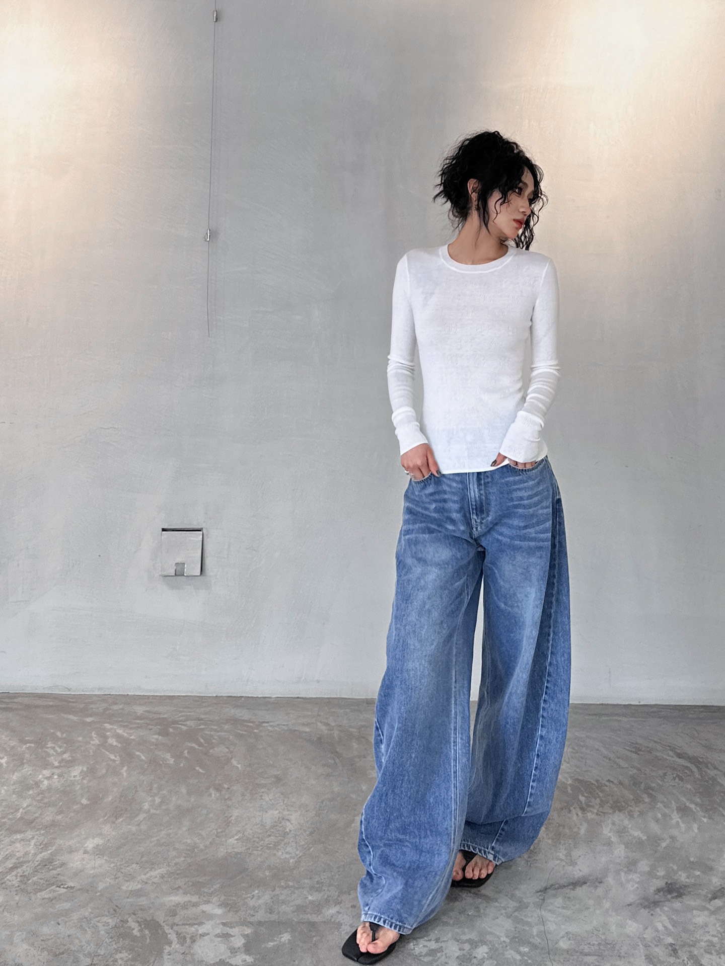 🌾NEW｜新款打底，纯棉面料，柔软透气上身舒适，高弹力坑条针织修身显瘦，整身镂空字母logo设计，尺码S