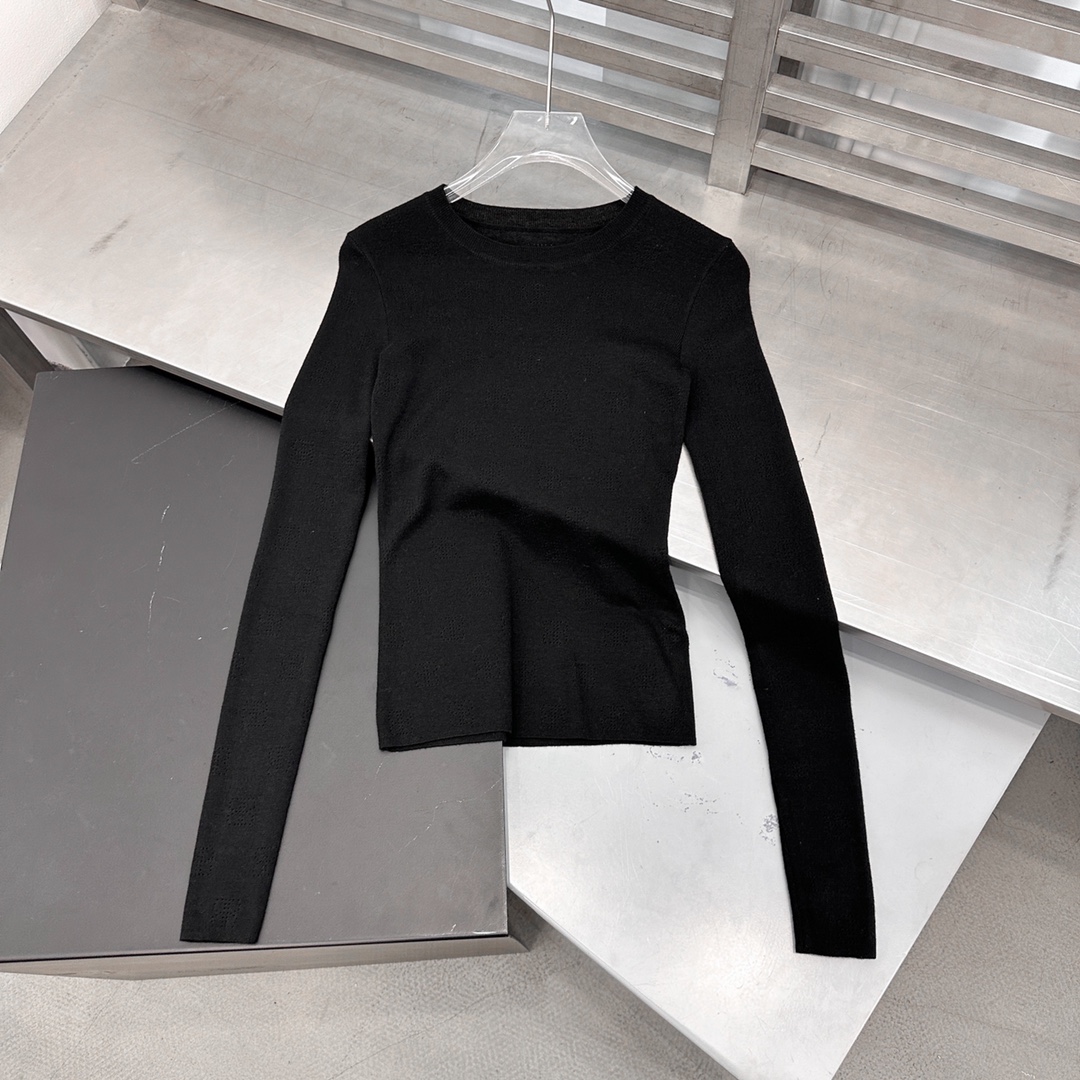 🌾NEW｜新款打底，纯棉面料，柔软透气上身舒适，高弹力坑条针织修身显瘦，整身镂空字母logo设计，尺码S