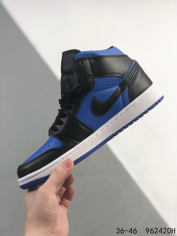 真标带半码！
耐克Nike Air Jordan 1 Retro High OG"Bred Toe"AJ1代迈克尔·乔丹中高帮经典复古百搭休闲文化运动篮球鞋 Jordan 1 已经是飞人球鞋家族最具人气的款式
ID：962420H