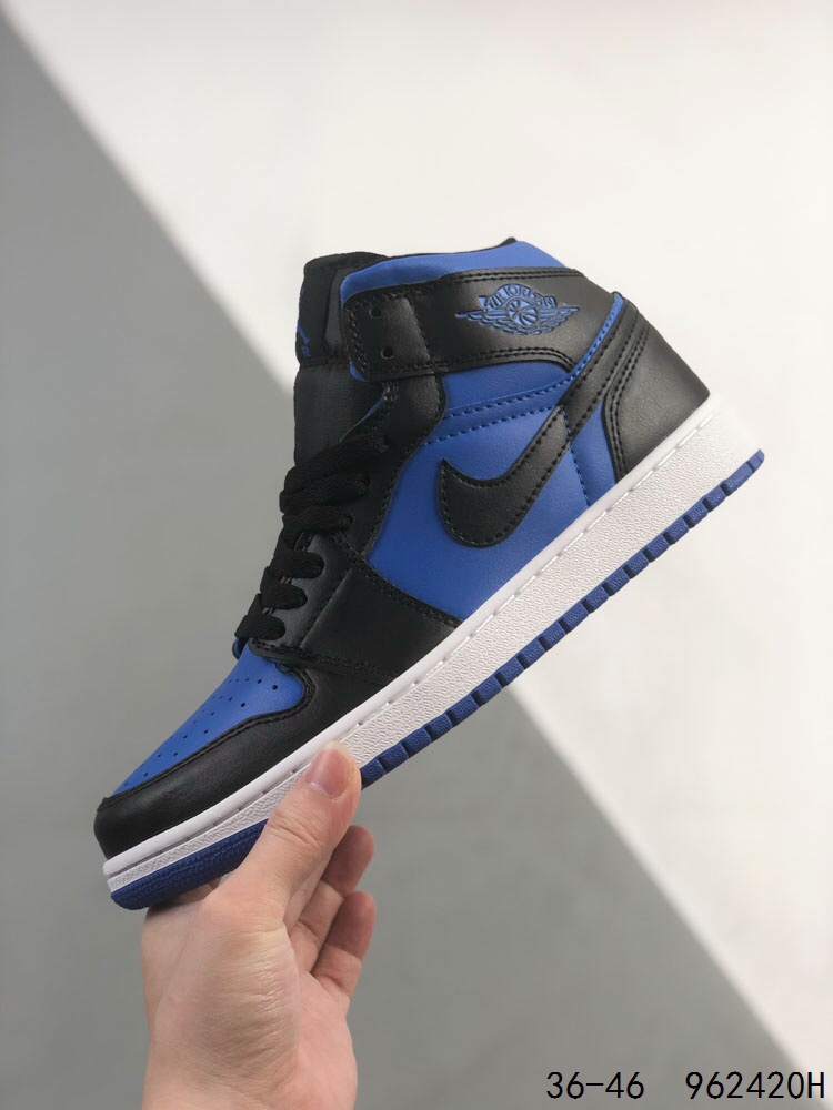 真标带半码！
耐克Nike Air Jordan 1 Retro High OG"Bred Toe"AJ1代迈克尔·乔丹中高帮经典复古百搭休闲文化运动篮球鞋 Jordan 1 已经是飞人球鞋家族最具人气的款式
ID：962420H