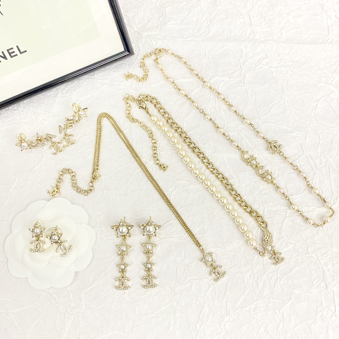 CHAN 24 Double C Star Pearl Necklace - Elegant & Playful Design 10 i1722221213 6266 0