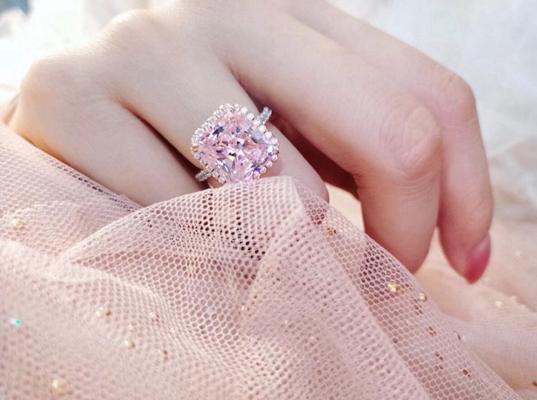 NO:632886,Super beautiful!  Radiant pink diamond ring dream diamond ring!  ,,ring,Cardia high-end jewelry19860909超级美！雷迪恩粉钻戒指梦想钻戒！,,ring,卡迪亚高端饰品,Jewelry